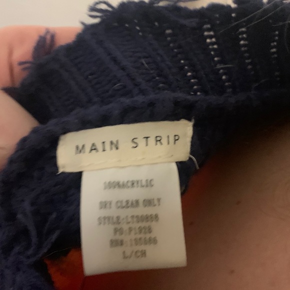 sweater - Picture 3 of 3